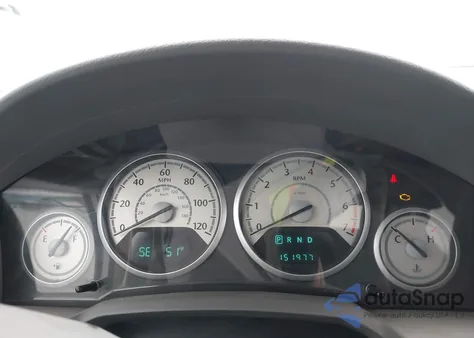 2010 Chrysler Town & Country Touring z USA, uszkodzony, nr VIN 2A4RR5D18AR253243